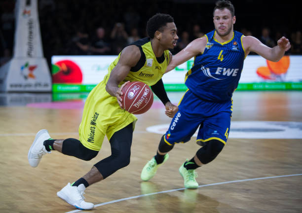 场上为俱乐 场上为俱乐