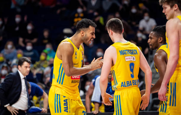 端坐看台 端坐看台