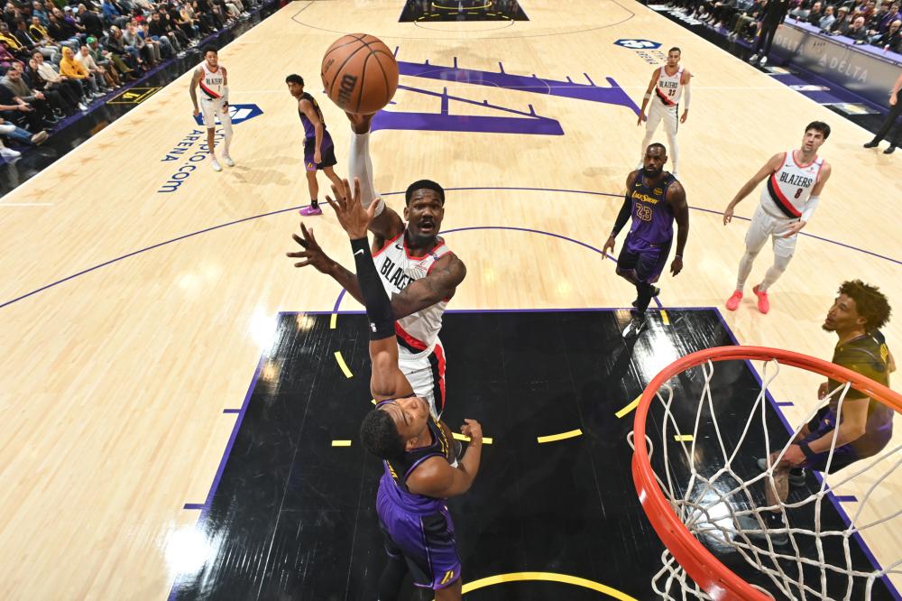 陷入苦战 陷入苦战